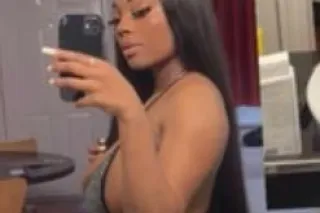 im chanel and i would love to be you fantansy🥰😘 - Image 1