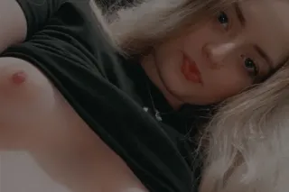 Russian MILF 💣 - Image 2