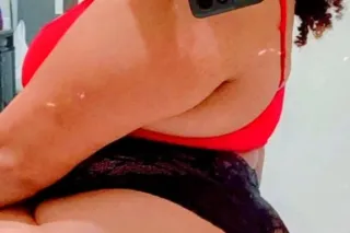 🍯CUM SEE WAT ALL THE BUZZ IS A... - Image 1