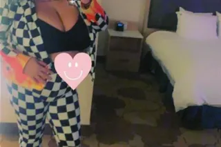 💕 biggest natural breasts ever - Image 12