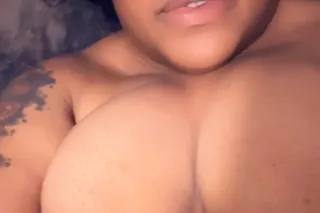 Grace, beauty, and genuine con... - Image 1