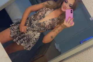 im a petite tatted pretty white girl 🥵 you know you want to meet me 💦 120 qvs all night! - Image 1