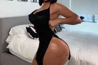 Hello daddy I have a delicious menu for you full of love and a lot of placed Bbj no Condon Skin-to-skin massage - Image 1