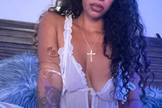 💋💋warm -hearted💞 glow, soft glam vibes, with an intense lovesound, & a presence youll feel instantly. - Image 4