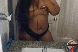 N Davis 📍AVAILBLE NOW🌟A1 SERVICE🔥NO BARE ANYTHING❌2 GIRL AVAILBLE👩🏽‍❤️‍💋‍👩🏾💲4⃣0⃣0⃣+ - Image 4