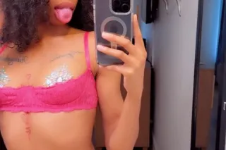 petite caramel freak 😝 - Image 3