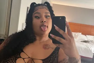 YOUR FAV THICC MAMAS IN TOWN⭐💋... - Image 3