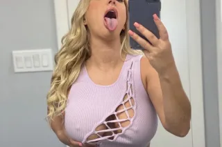Quinn Waters adult star - Image 1