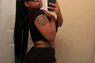 sumn so sexy 😏 - 20 - Image 1