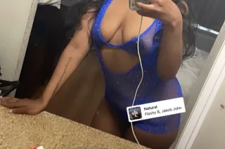 Cum play w a thick brown skin 💦😩 - Image 3