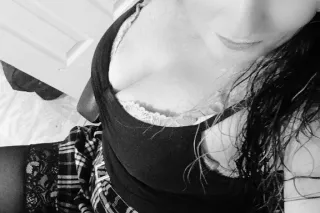 Single lonely female waiting to hear from you - Image 11
