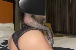 Sexy and Sensual Latina Bombsh... - Image 3