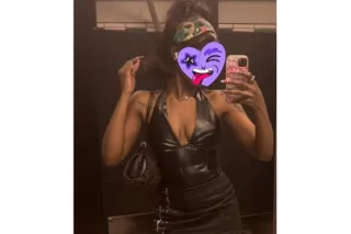 NAOMI GODDE$$ - Image 1