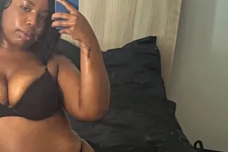 💦💦 COME GET FREAKY WITH HONEYBUNN ⚠ 💦🍑🫦👅 - Image 1