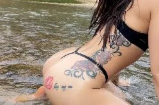 available hot latina new in to... - Image 2