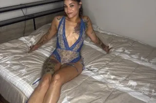 Sexy mami 🤍💦 - Image 1