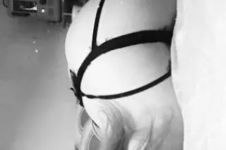 Thick Thighs and Pretty Green ... - Image 3