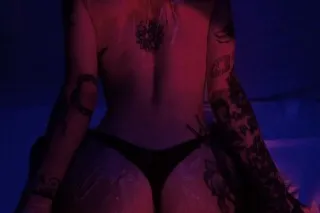 tattooed blonde russian - 27 - Image 1