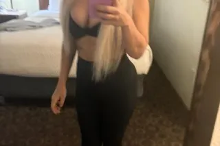 Upscale petite🍭 Blonde Bombshell💦 🩷💦 ❄🐰✨🏆 Dont Miss Out❗❣ - Image 6