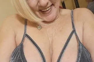 Hey baby. Lets get Closer. bod... - Image 1