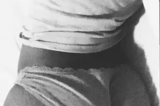 Fresh Wet Tight pussy👅Sexy Petite Darkskin😘 - Image 1