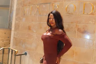VIP Full Service with Pornstar Queen Lola Black XXX 🏆 - Image 12