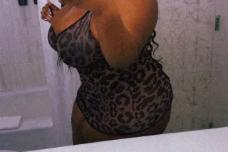 💋 Soft,🍑Thick & Irresistible 🍫... - Image 2