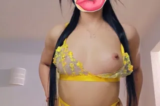 Nicole 👑 - Image 1