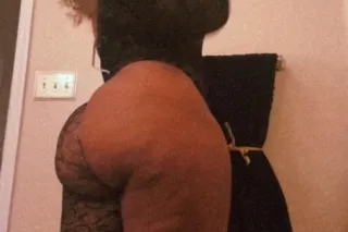 Asian doll with thick cotton soft ass 🍑💦 - Image 2