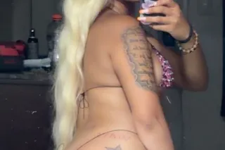 2 girl 💕 Super Soaker 🌊 Mouthw... - Image 3