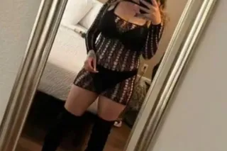 🌟NEW IN TOWN🌟 🫶🏻BLONDE BEAUTY🫶... - Image 2