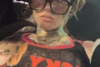 2 bitches one nut 💦🍆 - Image 11