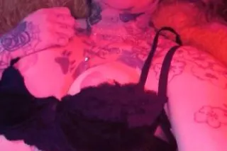 2 bitches one nut 💦🍆 - Image 8