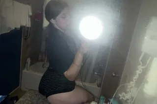 AVAILABLE ALL NIGHT💋 - Image 1