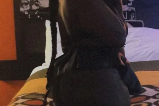 Come make this ass bounce 💦💦 - Image 1