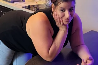 “Sexually Frustrated Call Violet 😂 We will fix that shit with a smile… and a whole lot of ass 🍑💦” - Image 5