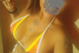 Colombiana en Newark Aeropuerto - Image 1