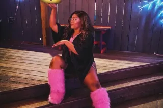 ☎Hit My Line🌦Been Around The World And I I I✨🥂🎉 - Image 3