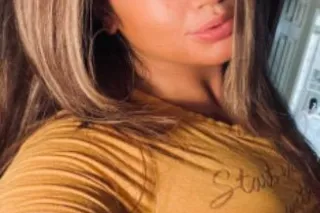 sexy italian with curves in/ou... - Image 4