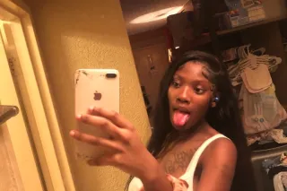 SPECIALS✨ 👅ITTY BITTY CHOCOLAT... - Image 2