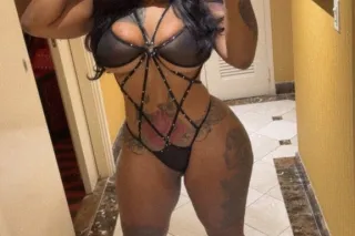 thick pretty and freaky af 😜 - Image 3