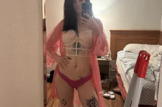 available now tatted hottie$$R... - Image 3