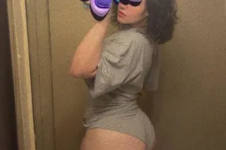 young sexy thick, bjg booty 23... - Image 1