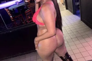 Hello im sexy chocolate 🍫 body super curvy face of a model pussy wet like water💦 PRICES START AT $200 DO NOT CALL ME IF YOU CANNOT PAY!!!!!!!! NO RAW SEX AT ALL!! - Image 5