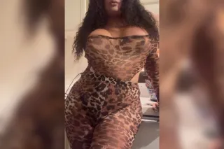 Sexy Thick Mixed Tranny ..BBJ/RIm job and a FAT ASS to Pound - Image 7
