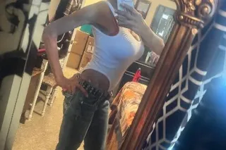 looking for gentleman who is open minded phone calls only please call do not text - Image 7