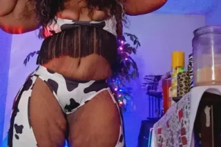 slim -Thick short thickYour Thick Goddess Filyhy Fantasy 😈😈 im available For your desire Thick Thighs - Image 10