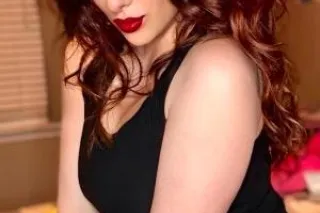 Visiting RedHead Beauty - Image 9