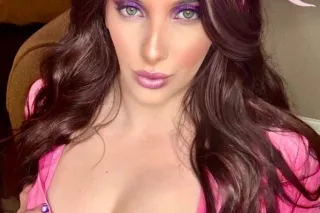 Visiting RedHead Beauty - 29 - Image 1