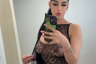 Your favorite hottie is back i... - Image 3